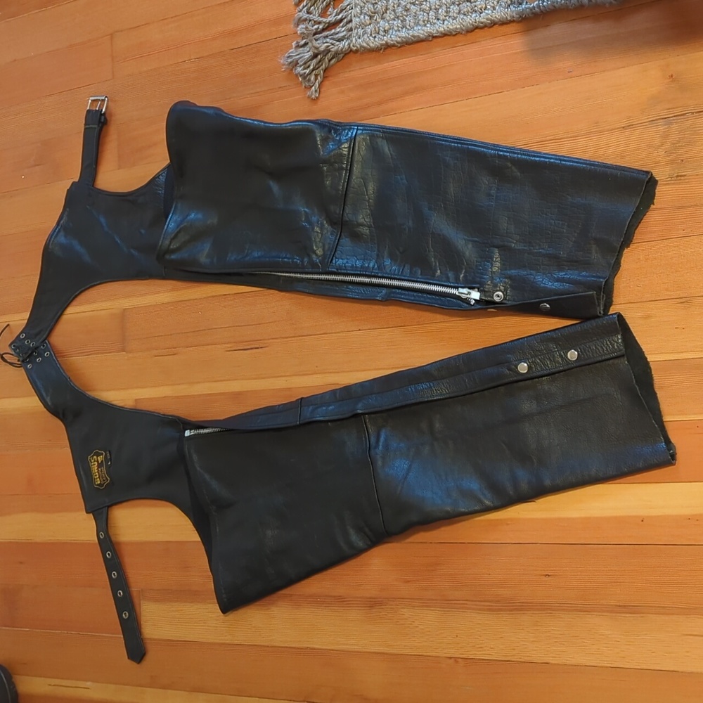 Black Leather Motorcycle Chaps - Unbranded